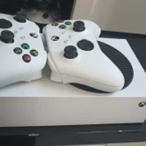 Xbox series s 2manette | Bouira - Algérie | Dir L’affaire