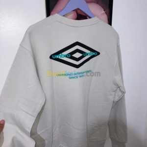 Sweat Umbro original taille M | Alger - Algérie | Dir L’affaire